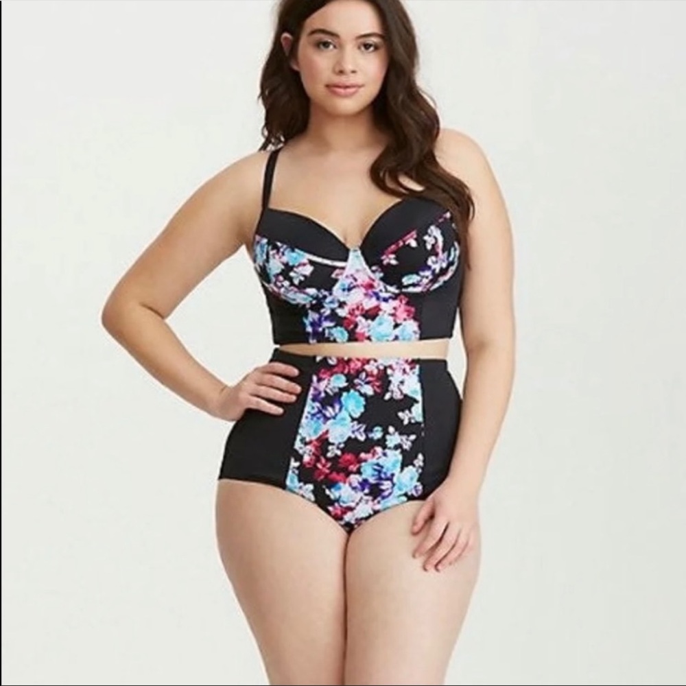 Torrid Black and Floral Bikini Top Size 3/Bottom Size 2